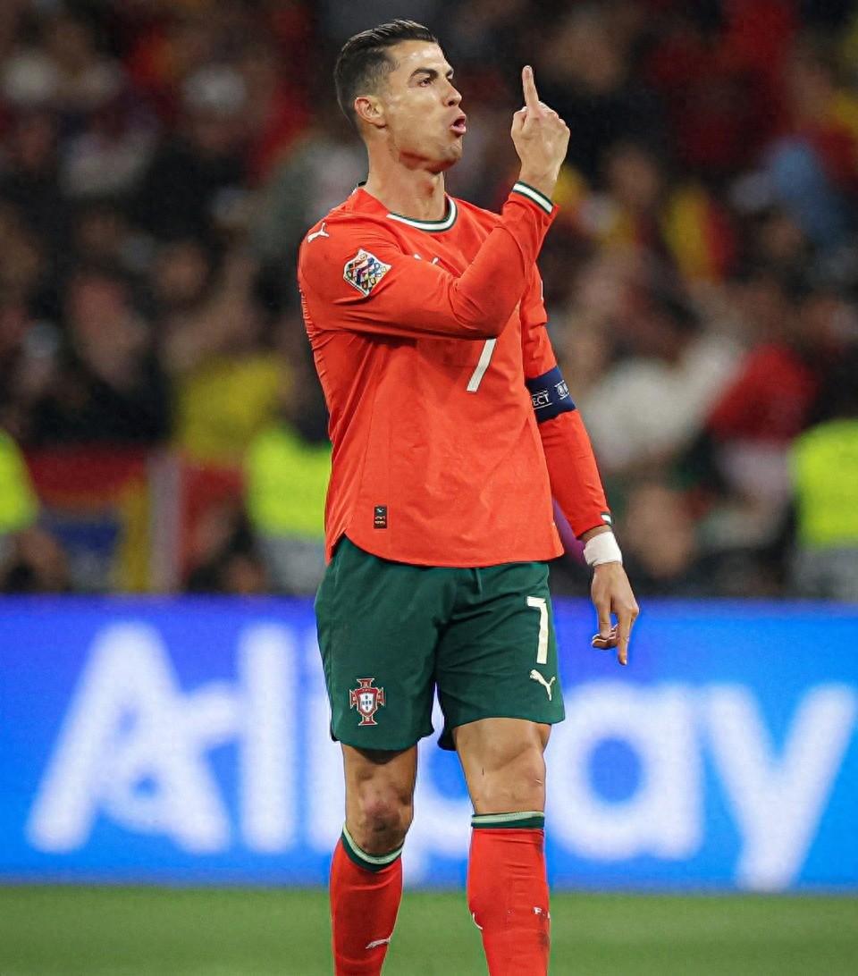 中国逆转利物浦，C罗刷新纪录