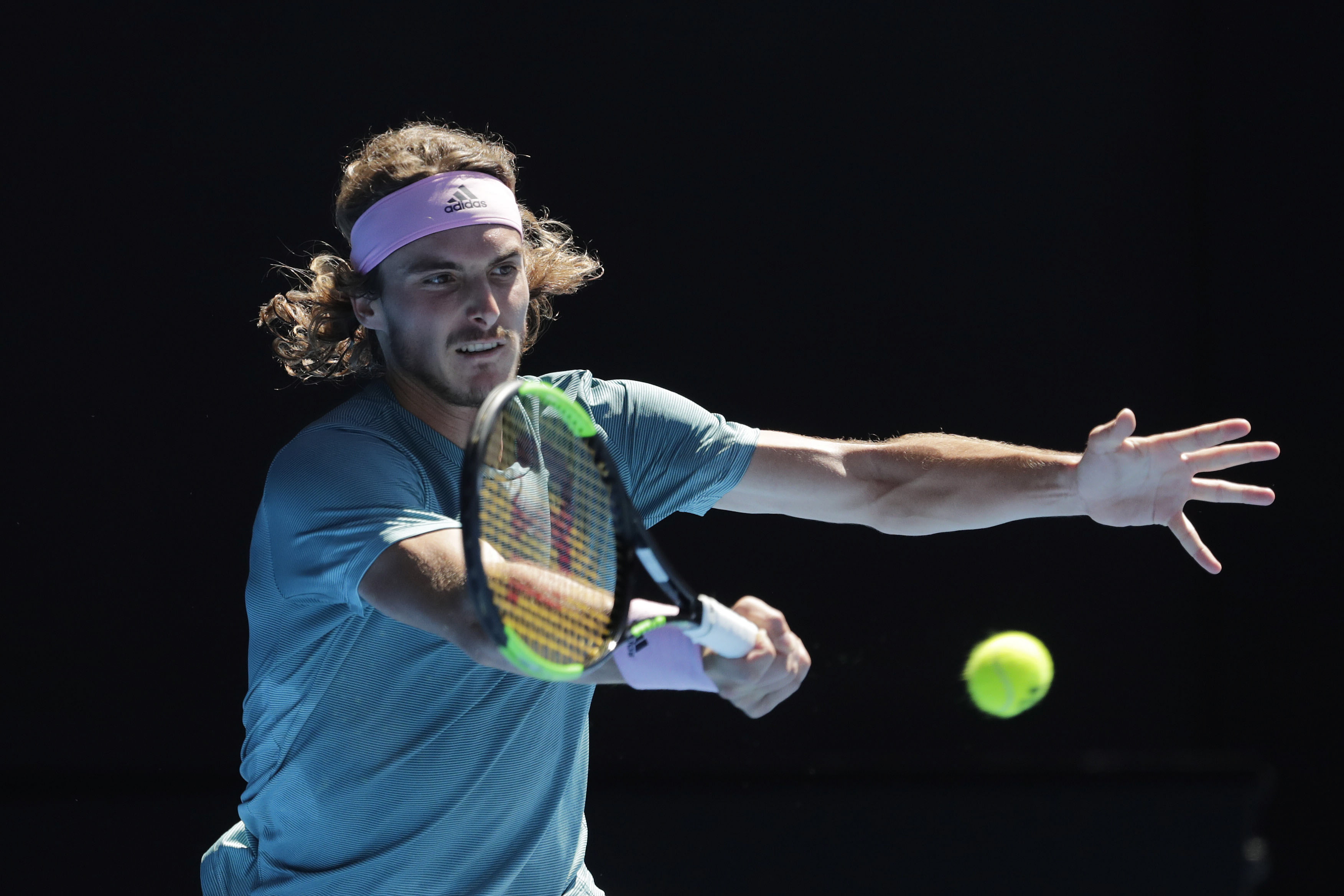 爱游戏官方-拉沃尔杯力克澳网，西西帕斯点燃赛场的简单介绍