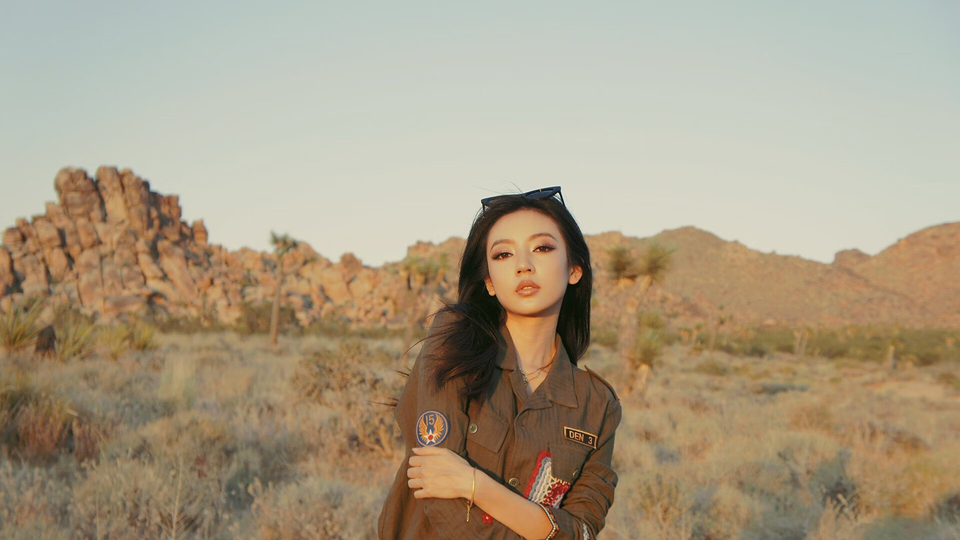 鹈鹕绝境逆袭！乔治40分超神一战，纽约主场沸腾倒戈