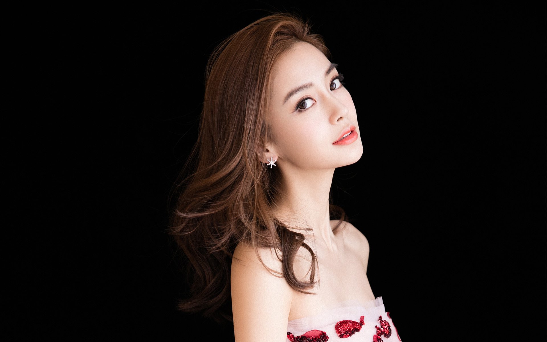 爱游戏在线-足球场的摩西，李刚仁数据全面爆炸，引领巴萨出埃及记式巅峰对决