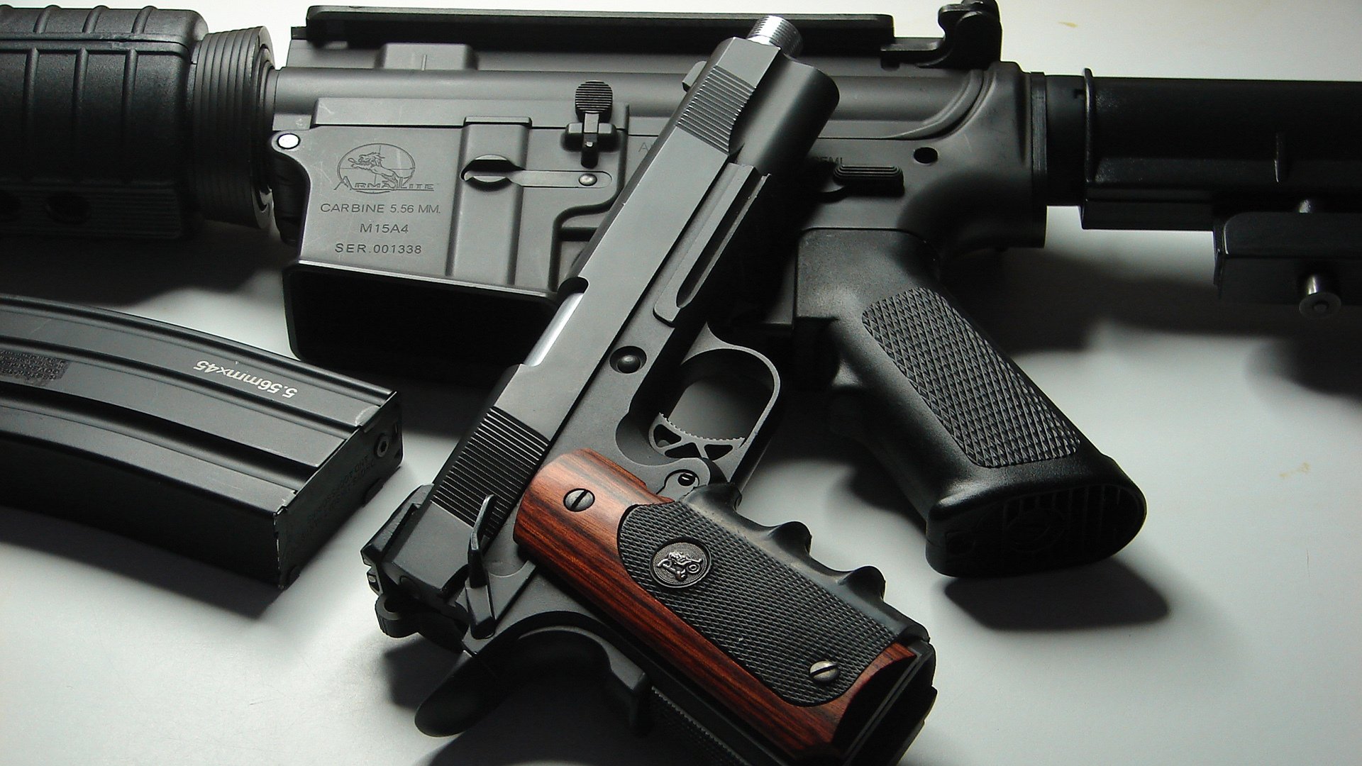 爱游戏入口-友谊赛战场上的格鲁吉亚闪电，克瓦拉茨赫利亚一传一射，助秘鲁主场斩落洪都拉斯