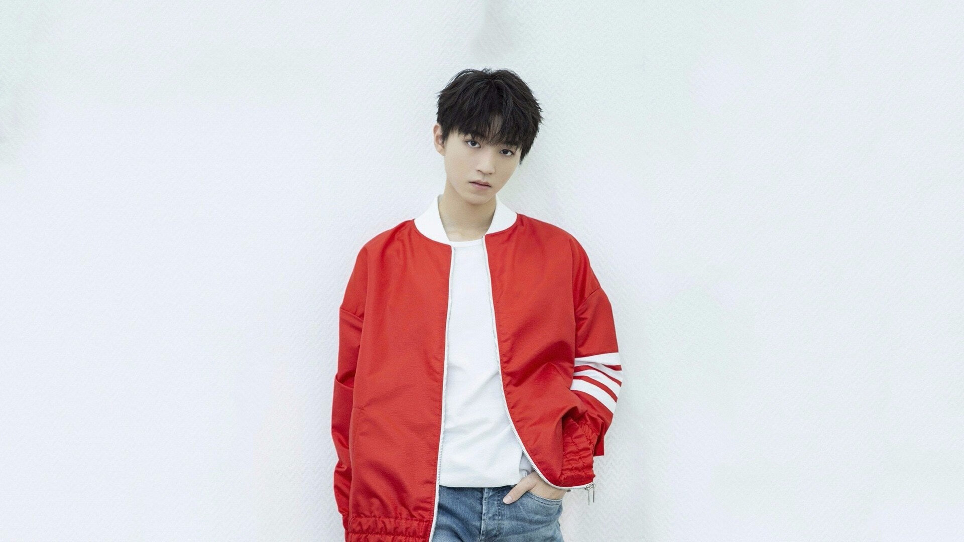 赛道与绿茵场的共鸣,F1争冠焦点战如乌拉圭加时绝杀巴拉圭